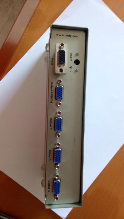 VGA Splitter Pro 4 LINDY64874029851777123