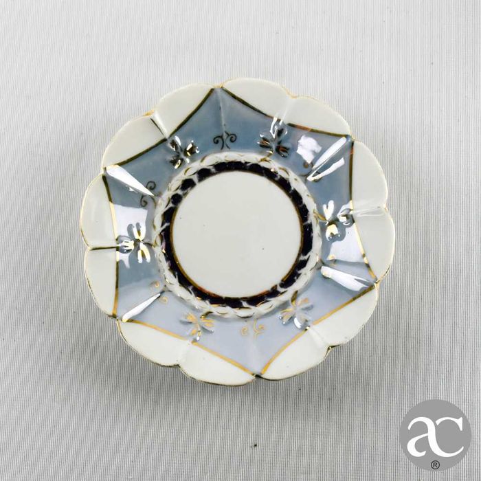 Chávena de café e pires Arte Nova em porcelana europeia