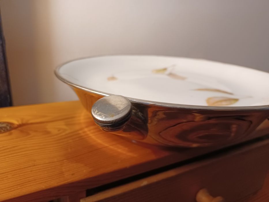 Prato vintage aquecido