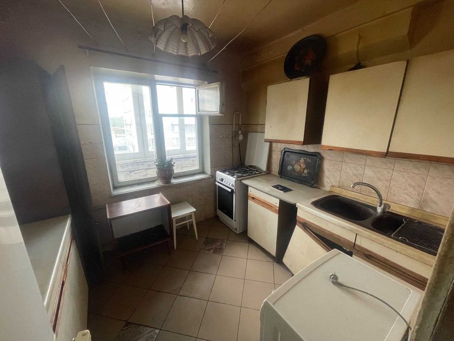 Продам 3-к вартиру Тичини 1  роздільна