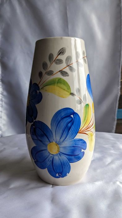 Ваза  гутное стекло, расписная майолика