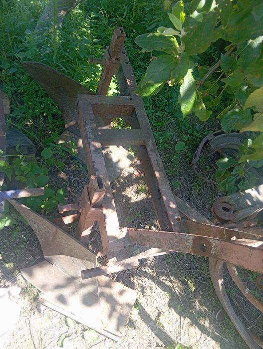 Продам плуга до трактора