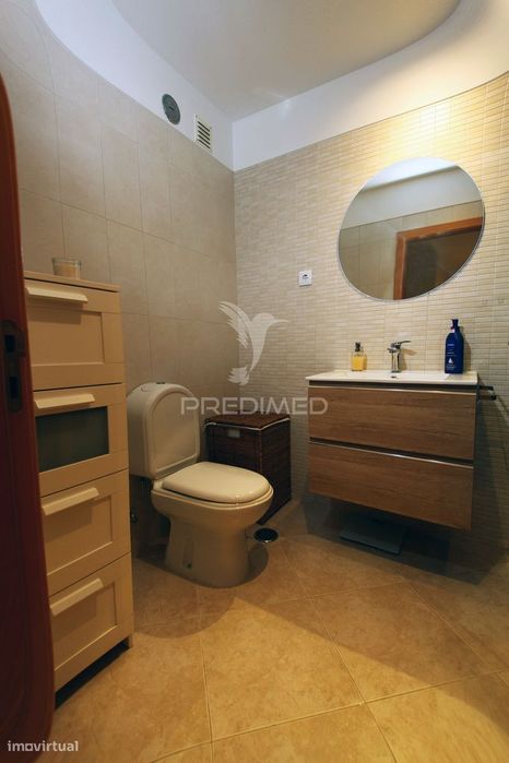 Apartamento T2 em zona nobre da Sobreda da Caparica