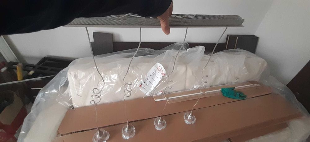 lampa sufitowa na 4 klosze