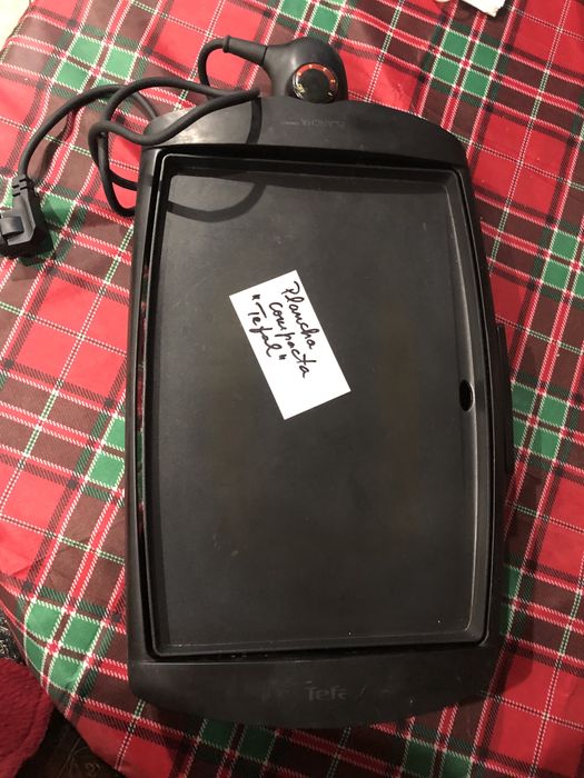 Plancha compacta de marca Tefal