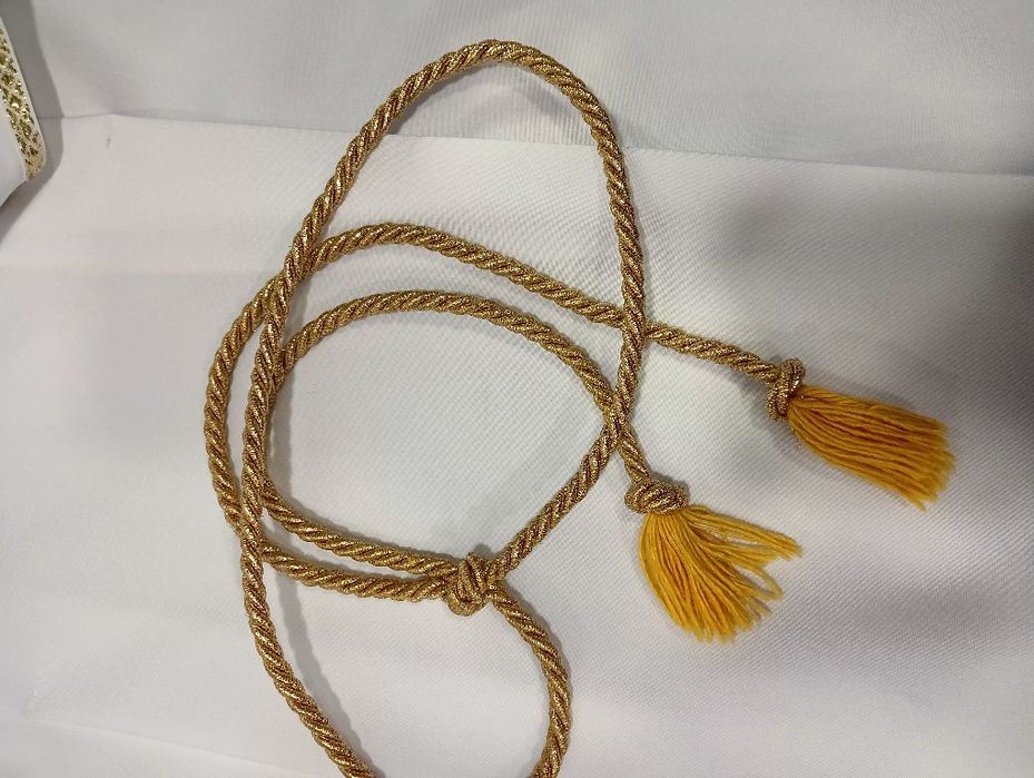 Szatka komunijna, alba komunijna dla dziewczynki, kościół Fara