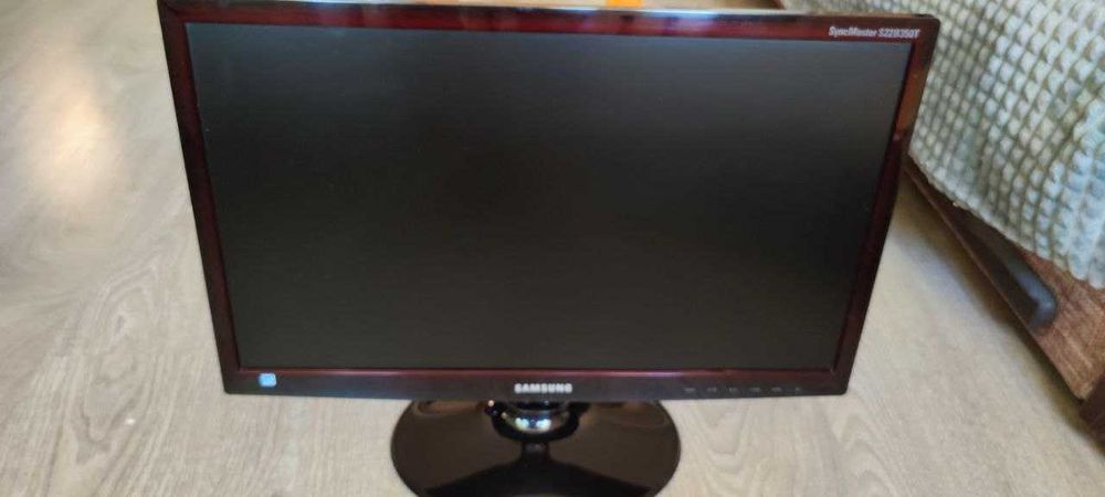 Монитор Samsung SyncMaster 21.5" S22B350T