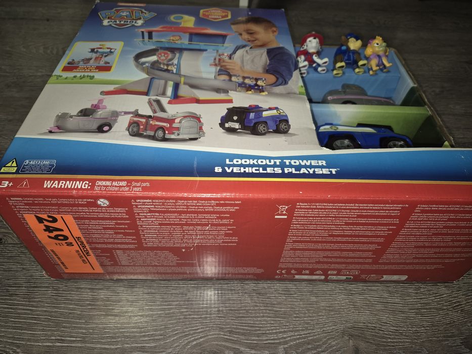 Psi patrol stacja pieski samochody