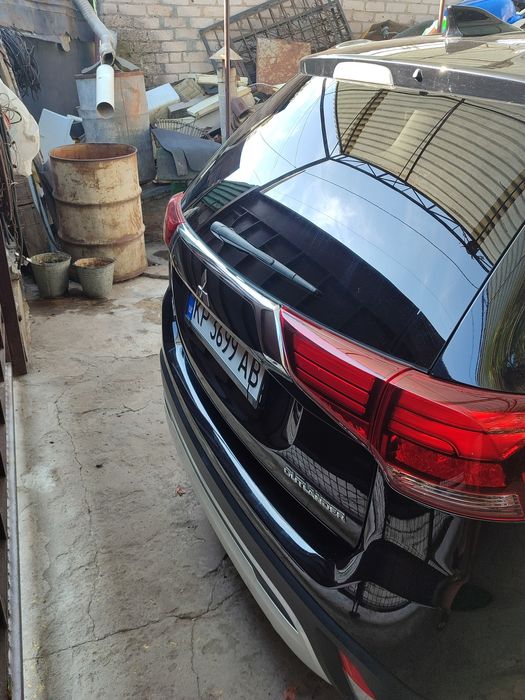 Митсубиси отлендер