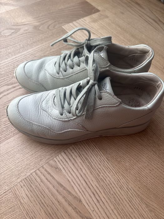 Skorzane buty oliwkowe 35 Ryłko sneakersy