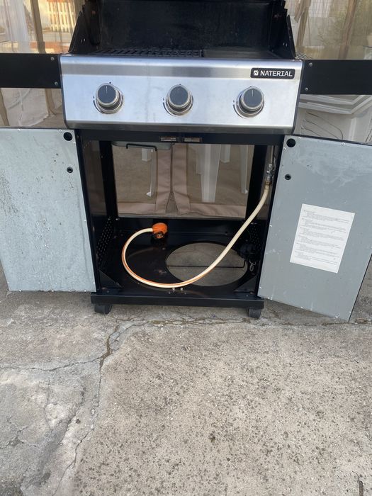 Barbecue a gás Naterial