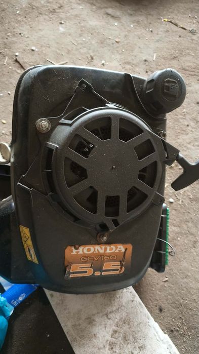 Silnik  do kosiarki  honda cgv160 5.5