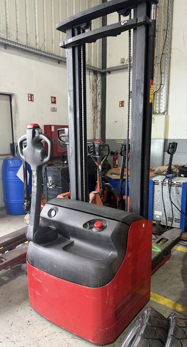 Stacker/porta paletes eletrico! 4m elevação!