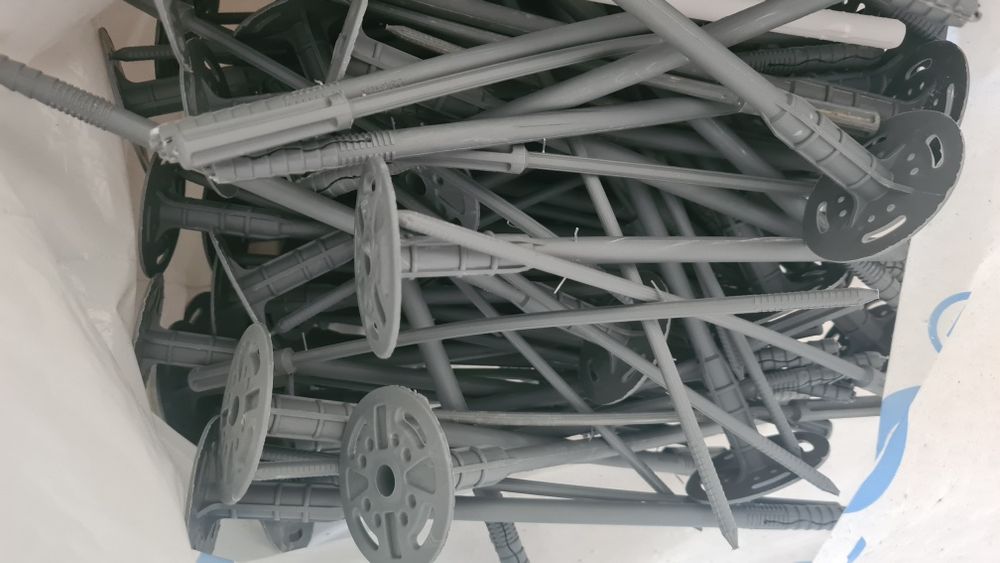 Kołki do styropianu 26cm ( styropian 20cm)