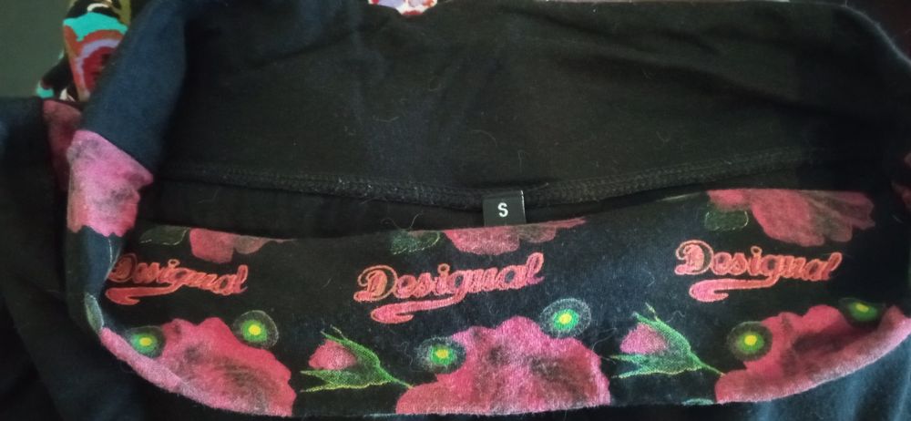 Saia, S, marca Desigual