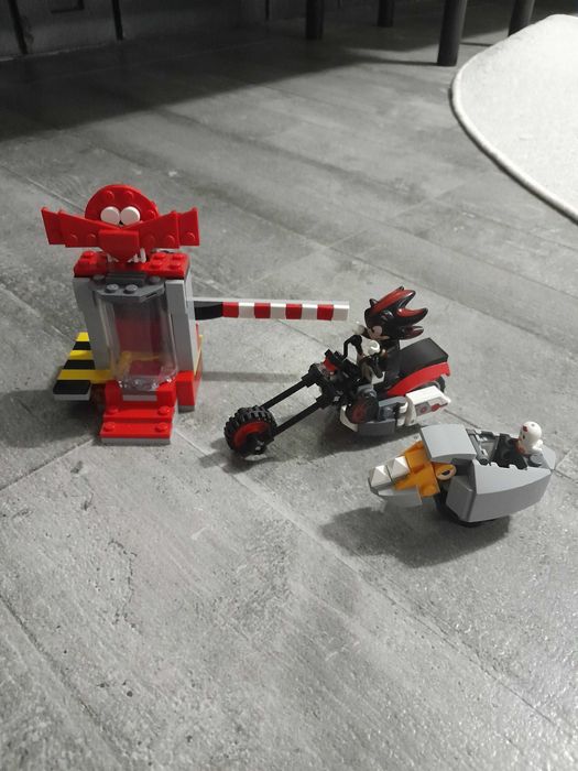 LEGO Shadow i ucieczka.