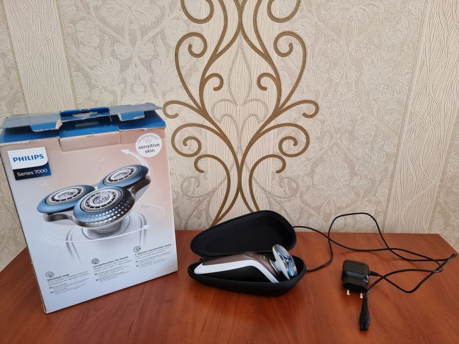 Бритва Philips Series 7000
