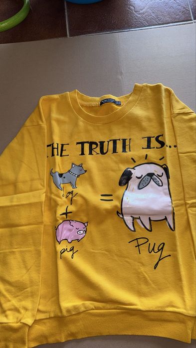 Sweatshirt Amarela Bershka "Pug"