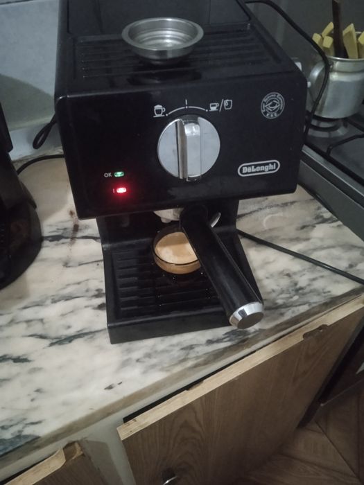 Máquina de café c/ todos os acessórios