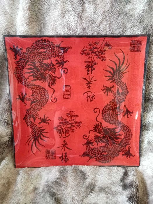 Prato com motivos orientais