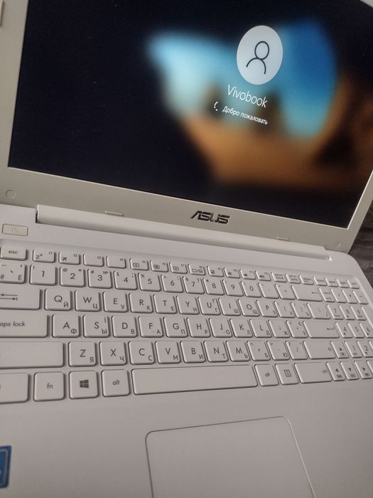 Asus Vivobook FHD SonicMaster 1TB