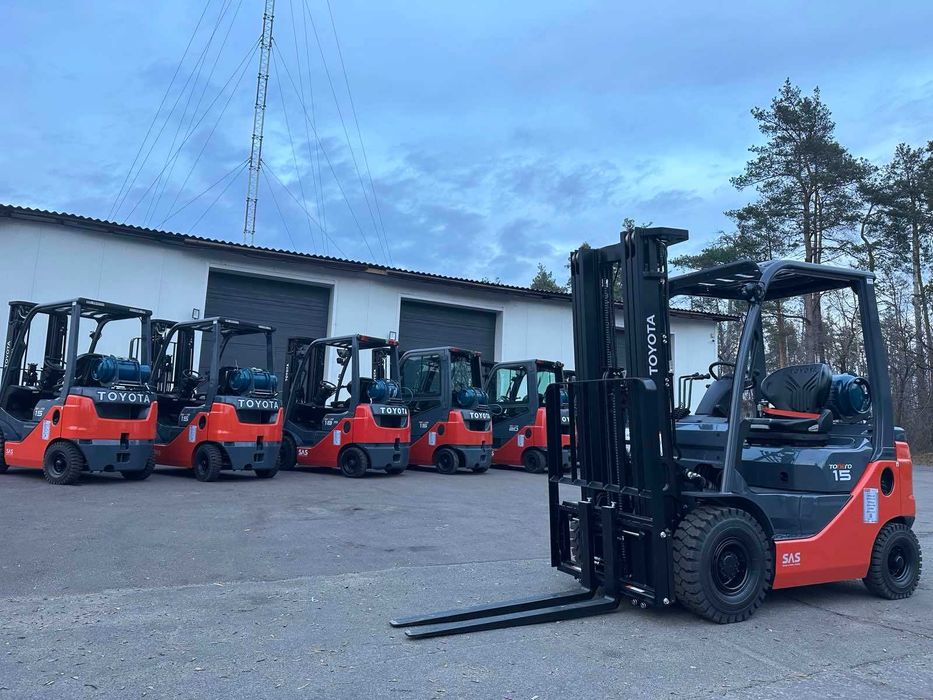 Новий газ-бензиновий навантажувач TOYOTA 02-8FGF15, підйом - 4.7м