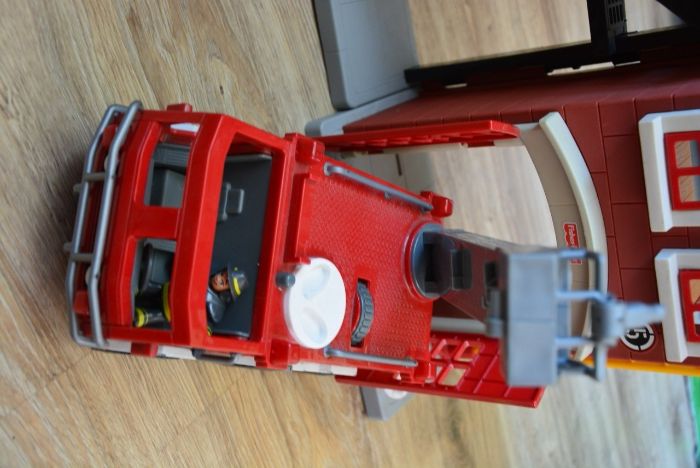 Remiza, wóz strażacki Fisher Price