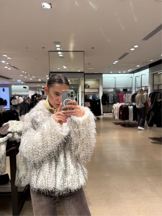 Stylowe futerko z eko-futra – Zara