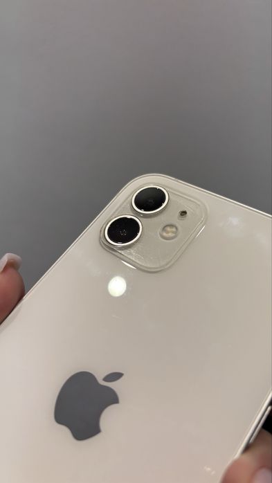 iPhone 12, 128GB, biały, stan bardzo dobry