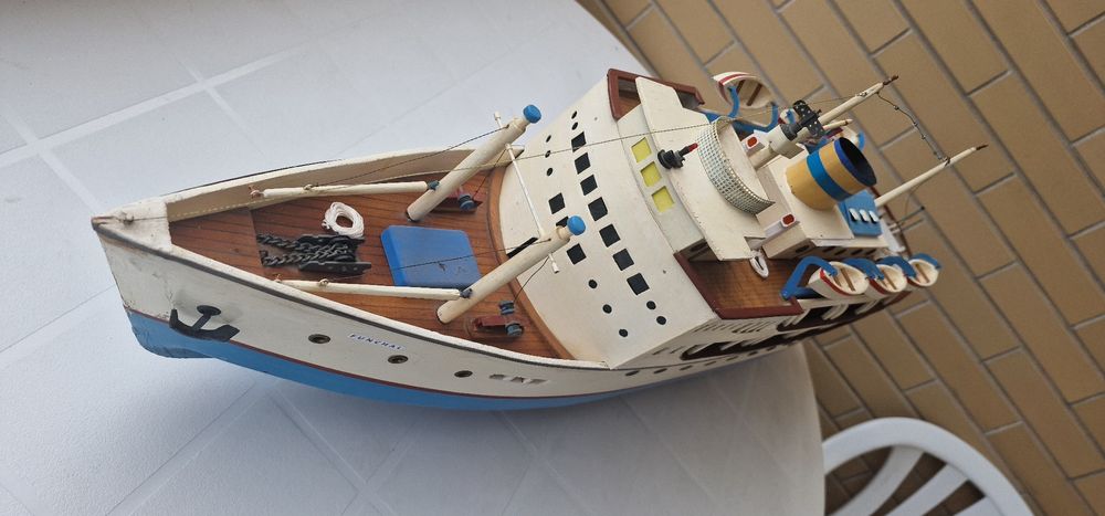 Navio paquete funchal todo madeira artesanal .