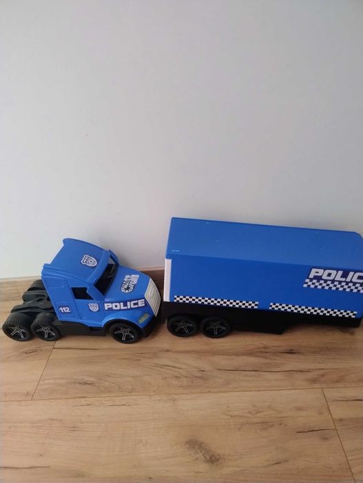 Auto transporter policyjny