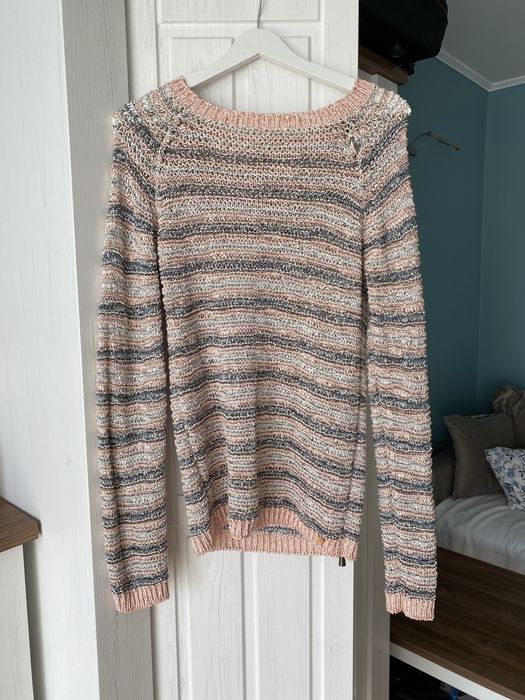 Sweter wykonany z delikatnej plecionki Rich & Royal