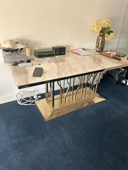 Mesa de sala ou secretaria