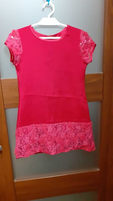 Sukienka satynowa czerwona rozm 104