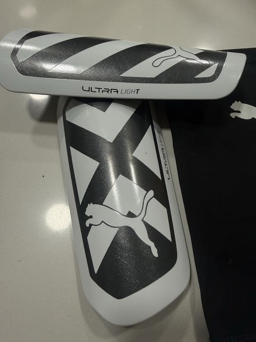 Caneleiras de futebol para criança Puma