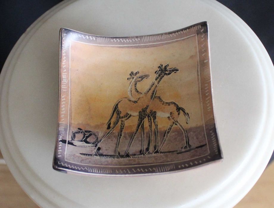 Vide poche decorativo africano esculpido em pedra-sabão, anos 60