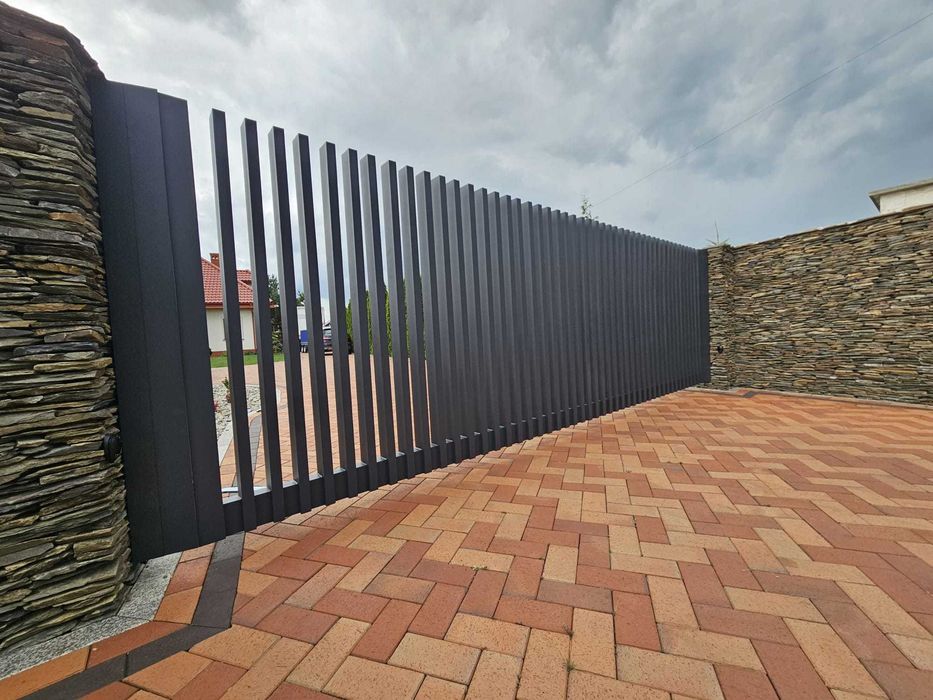 Ogrodzenie pionowe, grzebieniowe, pionowy panel - ALUMINIUM