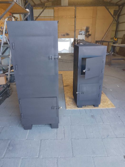 Piec o wymiarach 100x41x41xcm stalowy