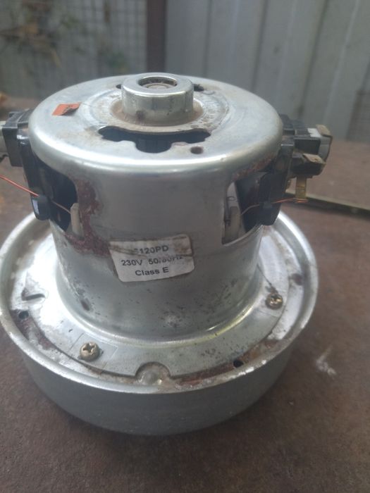 Электродвигатель пылесоса