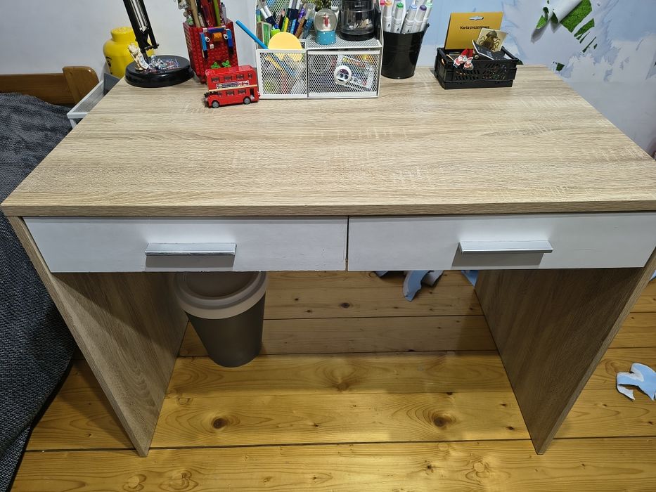 Biurko z szufladami
