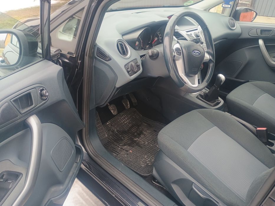 Ford Fiesta,benzynka,2010 rok