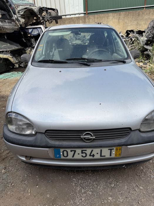 Opel Corsa B para peças