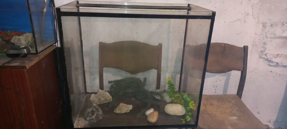 ТЕРМІНОВО Продам акваріум 190 літрів