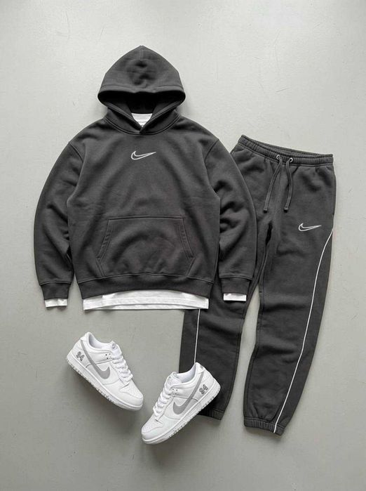Базовий Костюм Nike