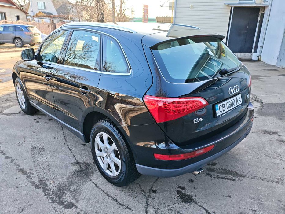Продам AUDI Q 5 Premium
