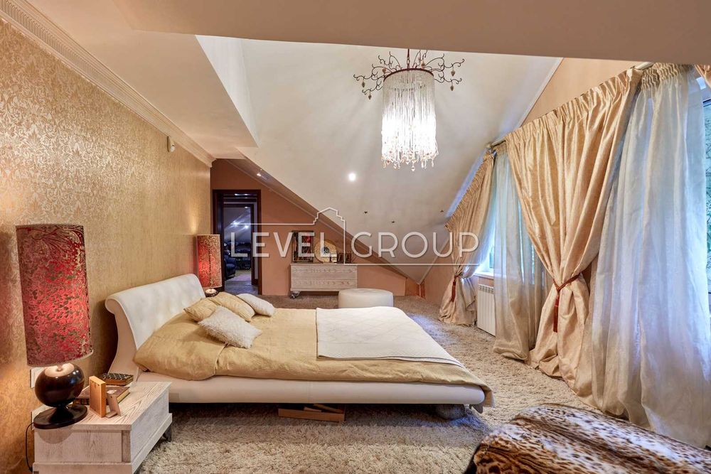 Будинок дизайнера S=555 м² ділянка 0,36га  біля озера Крюківщина Гатне