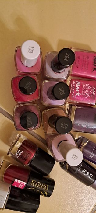 Lakiery do paznokci Avon, Inglot, Oriflame, ...