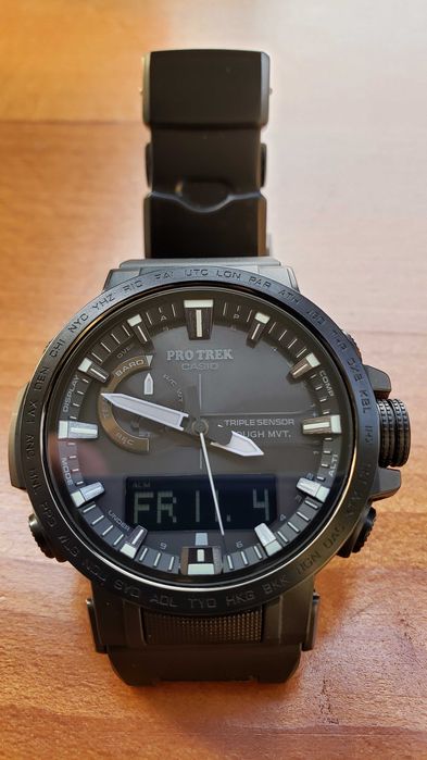 Чоловічий годинник Casio PRW-60FC-1AER