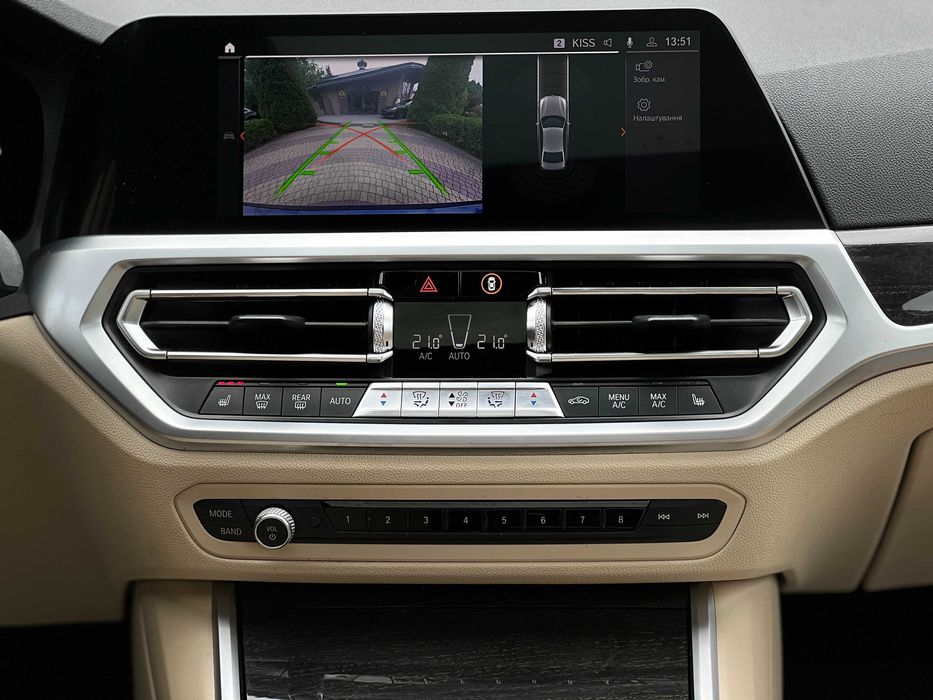 BMW 330 І 2019 року