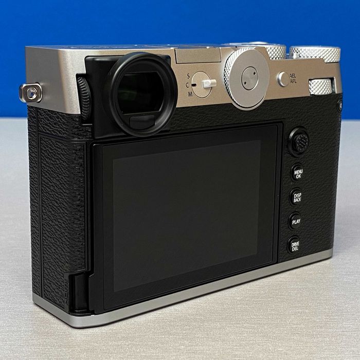 Fujifilm GFX 100RF | 102MP